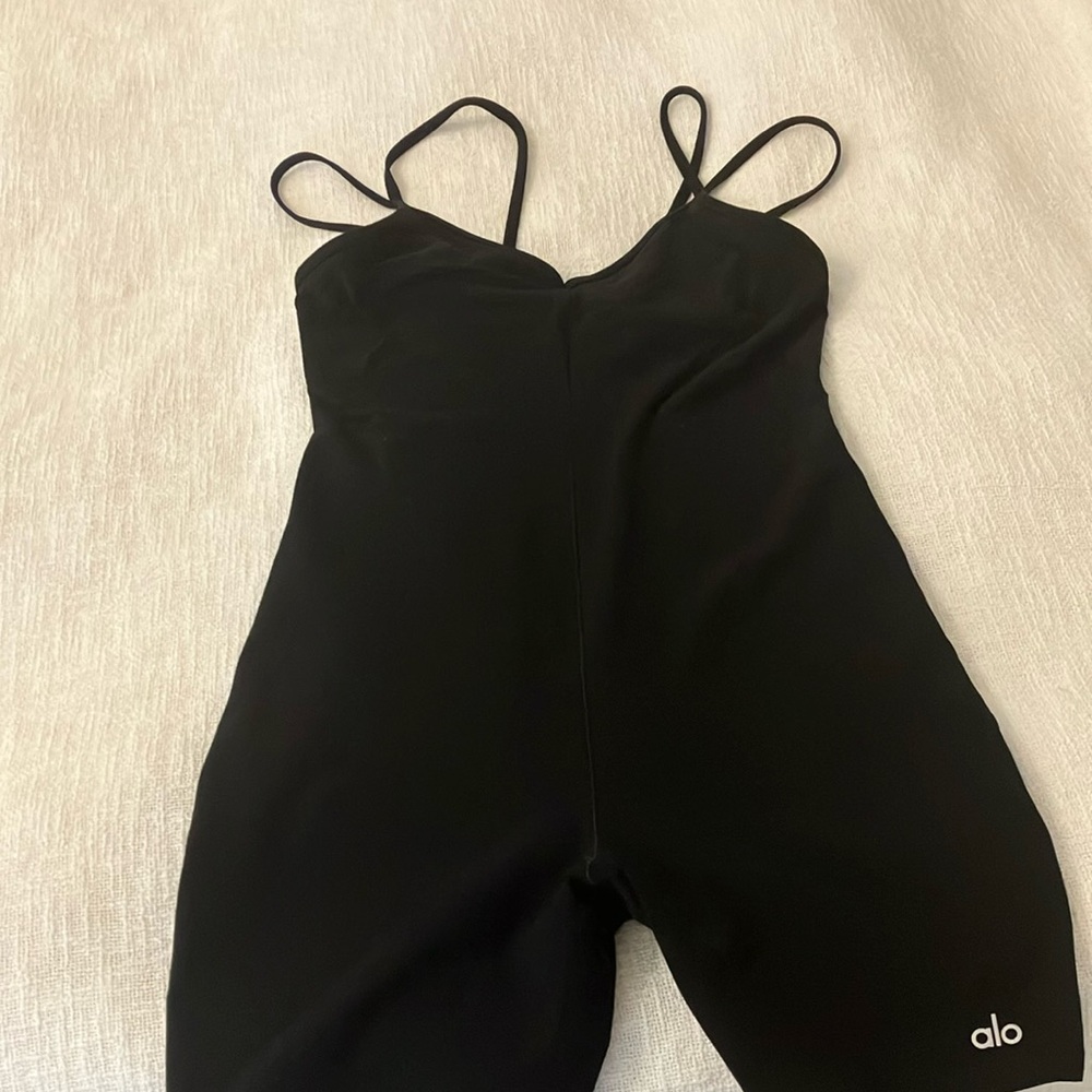Alo shorts jumper in great condition, only worn 2 times.